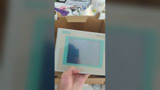 6AV6642-0AA11-0AX0 لوحة التشغيل الأساسية Siemens 7 "SIMATIC HMI مع لوحة مفاتيح للتحكم الصناعي